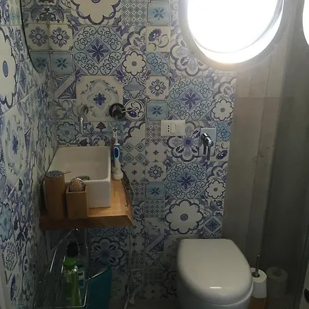 Semesterbostad Atena Baia Cornino