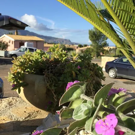 Semesterbostad Atena Baia Cornino